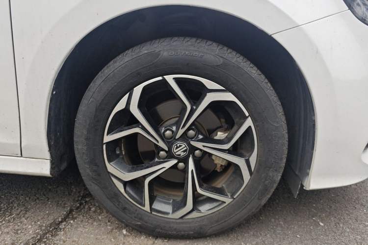 Used MG 5 2021 Revised Version 180 DVVT CVT Youth Luxury Edition Right Front Wheel Hub