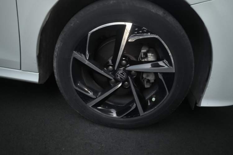 Used MG 5 2021 Revised 300TGI DCT Elegant Luxury Flagship Edition Right Front Wheel Hub