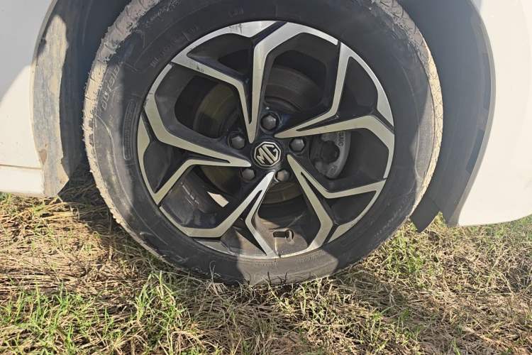Used MG 5 2021 180 DVVT CVT Youth Luxury Edition Right Front Wheel Hub