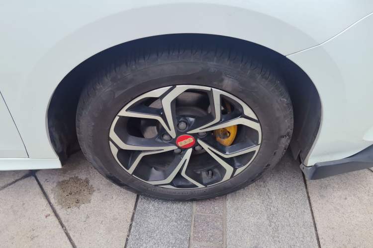 Used MG 5 2021 180 DVVT CVT Youth Luxury Edition Right Front Wheel Hub
