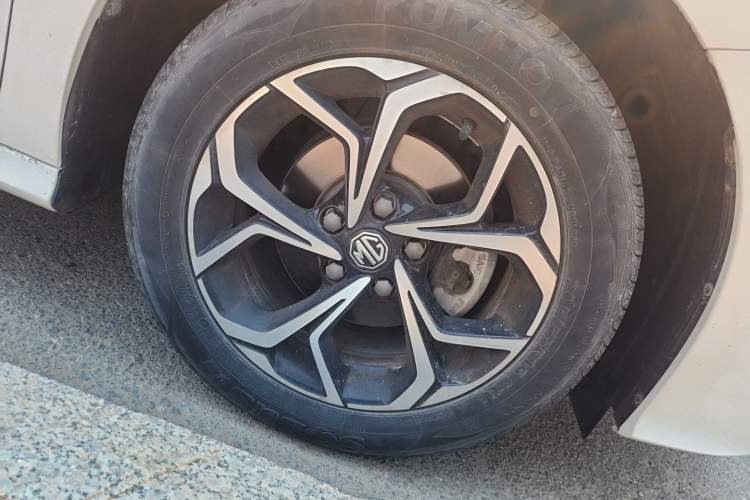 Used MG 5 2021 Revised Version 180 DVVT CVT Youth Luxury Edition Right Front Wheel Hub