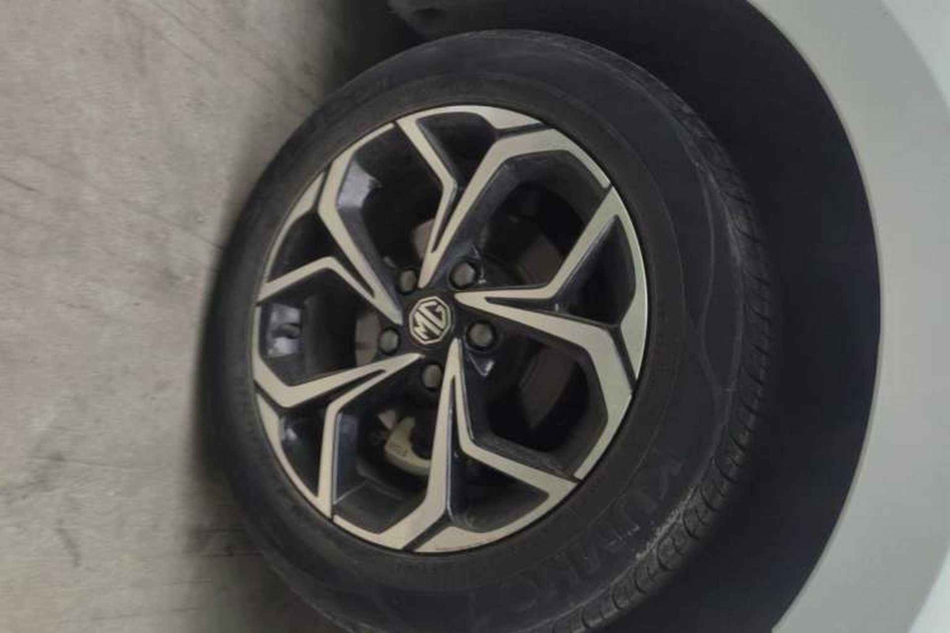 Used MG 5 2021 Revised Version 180 DVVT CVT Youth Luxury Edition Right Front Wheel Hub