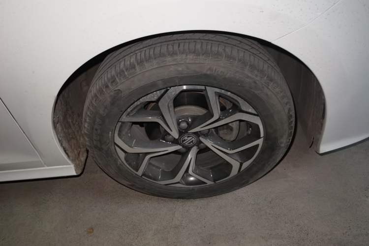 Used MG 5 2021 180 DVVT CVT Youth Luxury Edition Right Front Wheel Hub