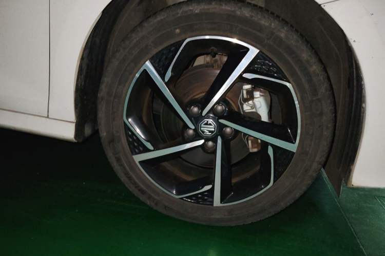 Used MG 5 2021 300TGI DCT Elegant Luxury Edition Right Front Wheel Hub