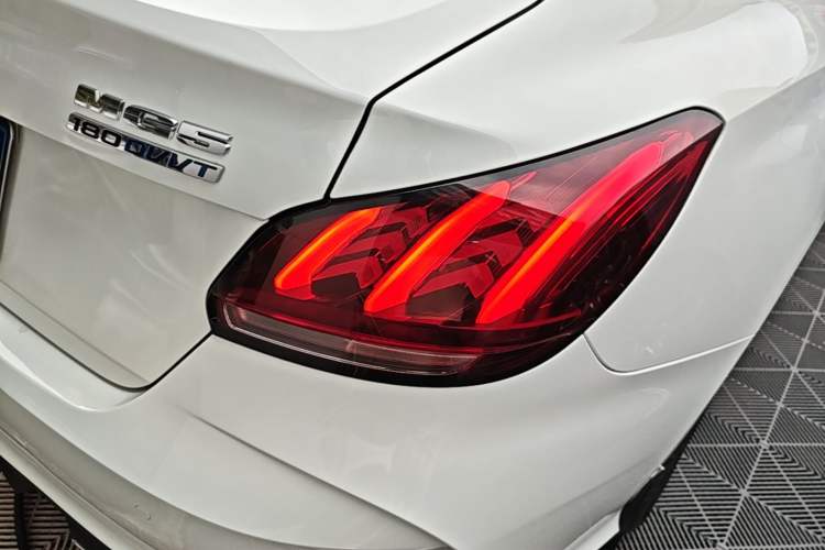 Used MG 5 2021 Revised Version 180 DVVT CVT Youth Luxury Edition Right Rear Taillight