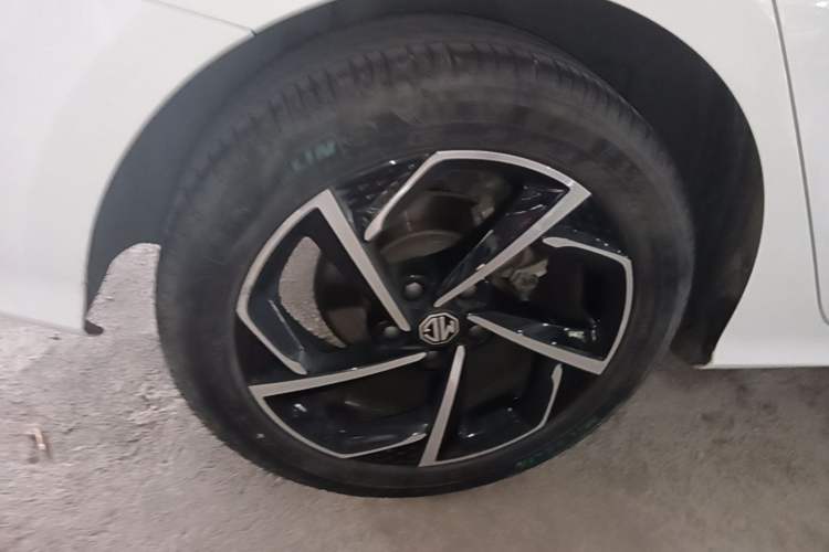 Used MG 5 2021 Revised 300TGI DCT Qingshè Luxurious Enjoyment Edition Right Rear Wheel Hub