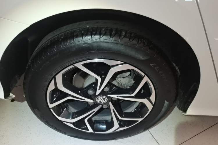 Used MG 5 2021 180 DVVT CVT Youth Luxury Edition Right Rear Wheel Hub
