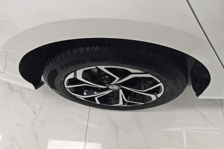 Used MG 5 2021 180 DVVT CVT Youth Luxury Edition Right Rear Wheel Hub