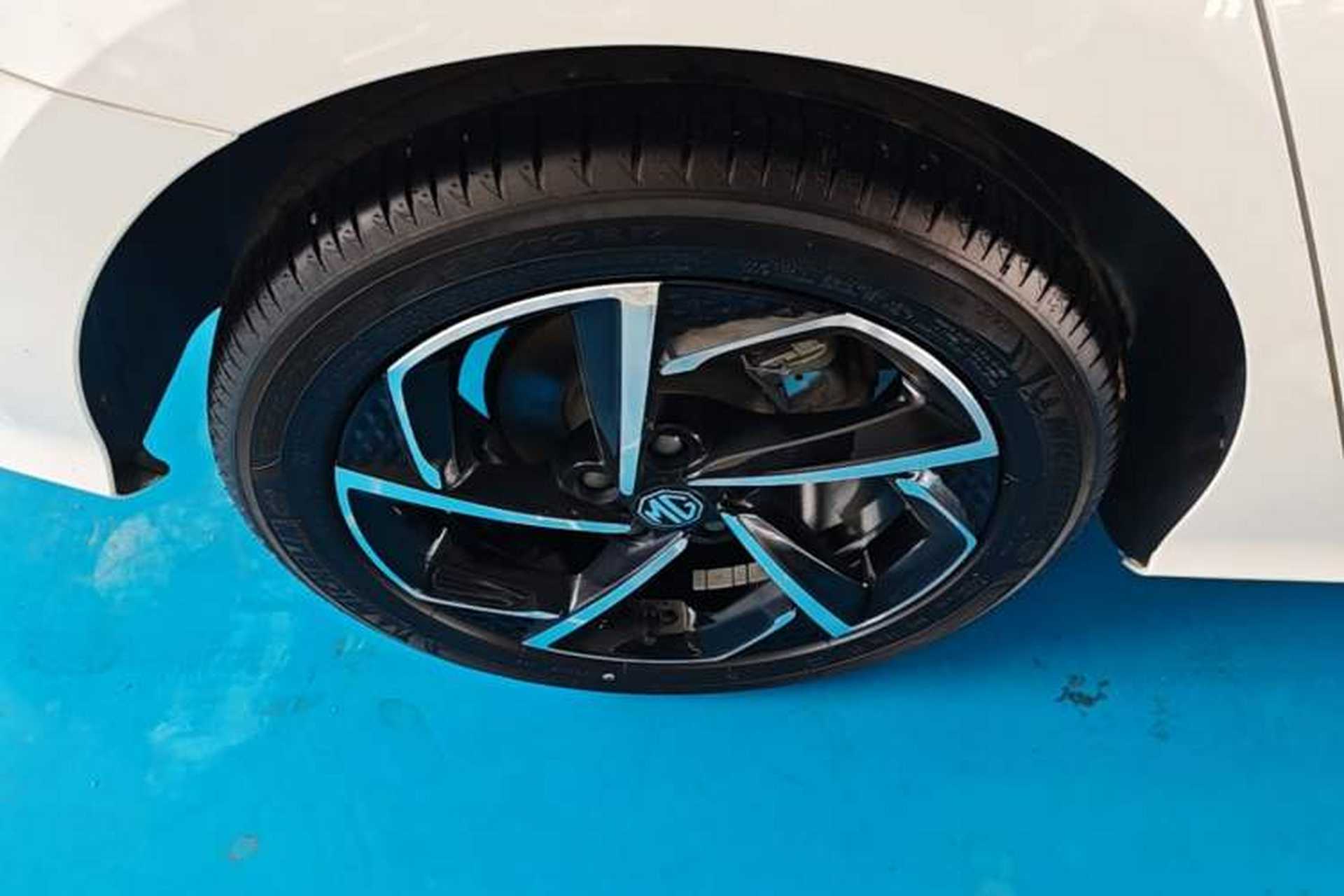 Used MG 5 2021 Revised 300TGI DCT Qingshè Luxurious Enjoyment Edition Right Rear Wheel Hub