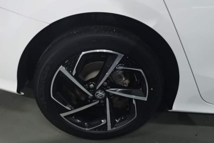 Used MG 5 2021 300TGI DCT Elegant Luxury Edition Right Rear Wheel Hub