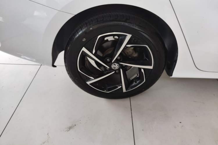 Used MG 5 2021 300TGI DCT Elegant & Trendy Edition Right Rear Wheel Hub