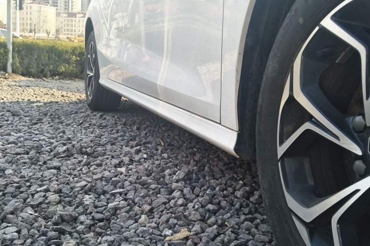 Used MG 5 2021 180 DVVT CVT Youthful Style Edition Right Side Sill