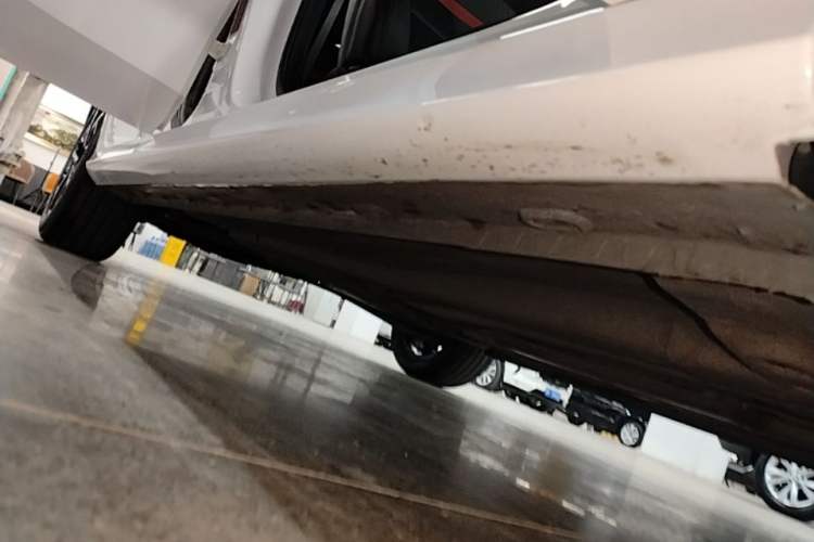 Used MG 5 2021 300TGI DCT Elegant Luxury Edition Right Side Sill