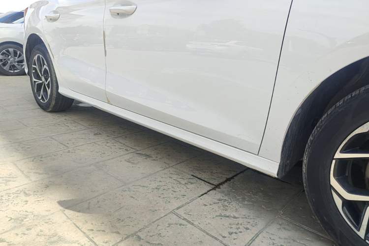 Used MG 5 2021 180 DVVT CVT Youthful Style Edition Right Side Sill