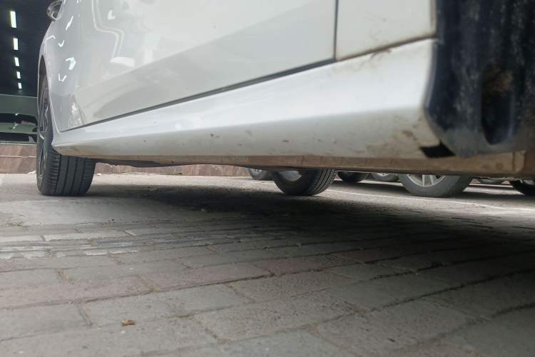Used MG 5 2021 300TGI DCT Elegant Luxury Edition Right Side Sill