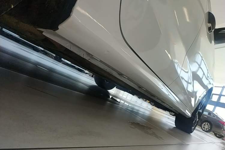 Used MG 5 2021 180 DVVT CVT Youth Luxury Edition Right Side Sill