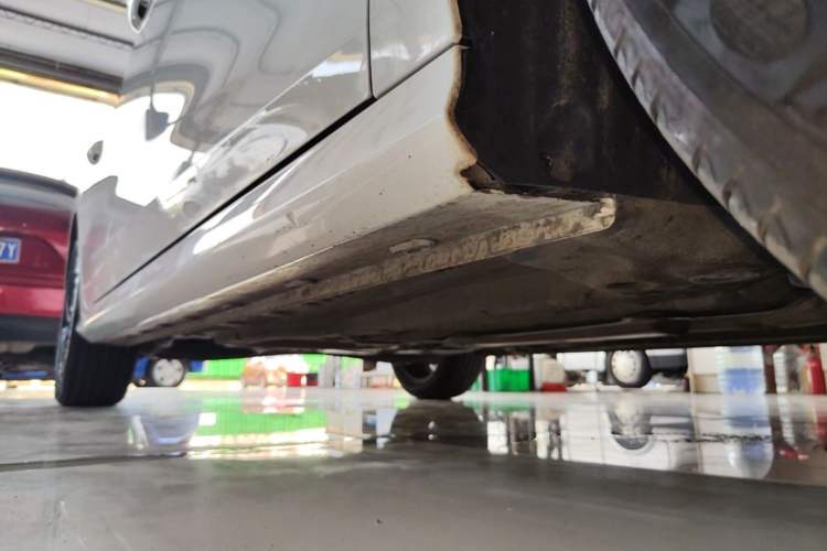 Used MG 5 2021 300TGI DCT Elegant & Trendy Edition Right Side Sill