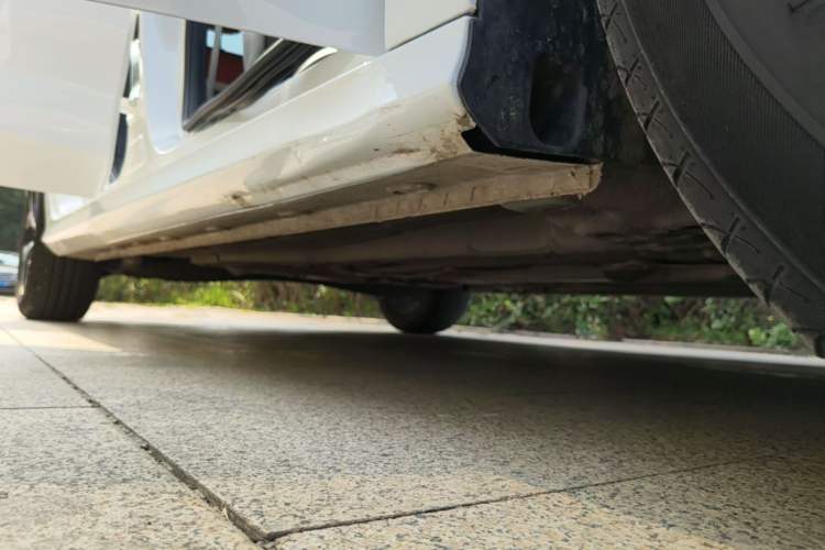 Used MG 5 2021 180 DVVT CVT Youth Luxury Edition Right Side Sill