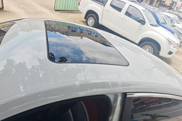 Used MG 5 2021 180 DVVT CVT Youth Luxury Edition Roof