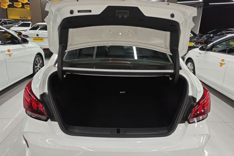 Used MG 5 2021 300TGI DCT Elegant Luxury Edition Trunk