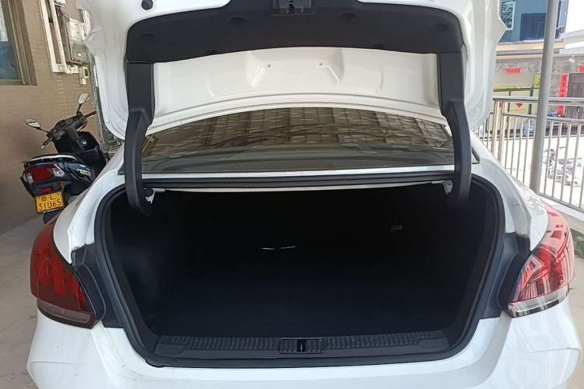 Used MG 5 2021 300TGI DCT Elegant Luxury Edition Trunk