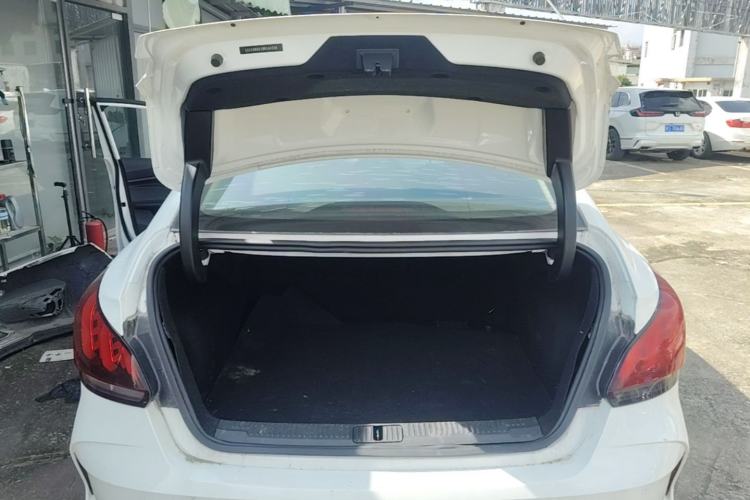 Used MG 5 2021 180 DVVT CVT Youth Luxury Edition Trunk