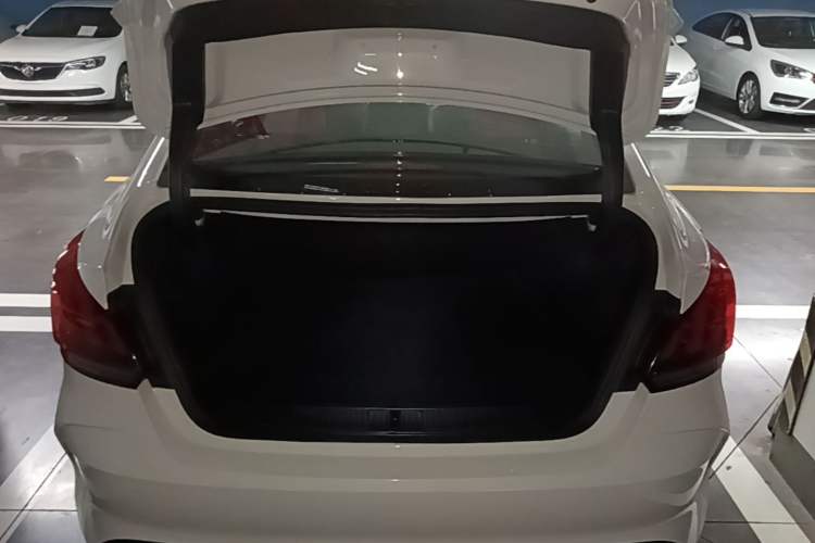 Used MG 5 2021 Revised 300TGI DCT Elegant Luxury Flagship Edition Trunk