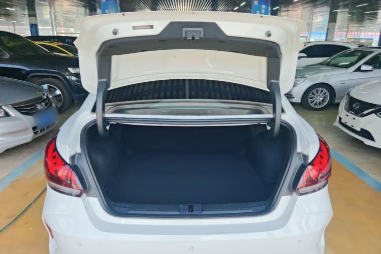 Used MG 5 2021 180 DVVT Manual Youth Luxury Edition Trunk