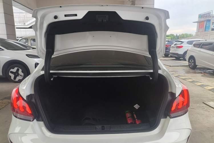 Used MG 5 2021 180 DVVT CVT Youth Luxury Edition Trunk