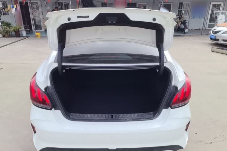 Used MG 5 2021 180 DVVT CVT Youth Luxury Edition Trunk