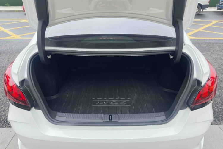 Used MG 5 2021 180 DVVT CVT Youth Luxury Edition Trunk