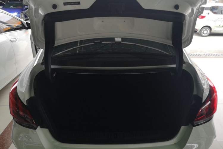 Used MG 5 2021 180 DVVT CVT Youth Luxury Edition Trunk