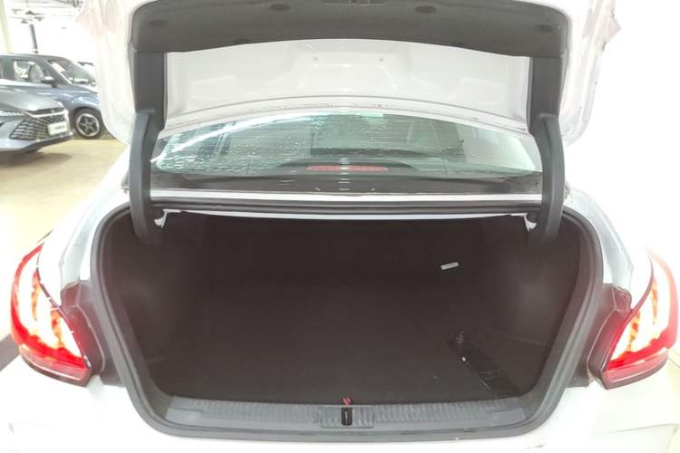 Used MG 5 2021 180 DVVT CVT Youth Luxury Edition Trunk
