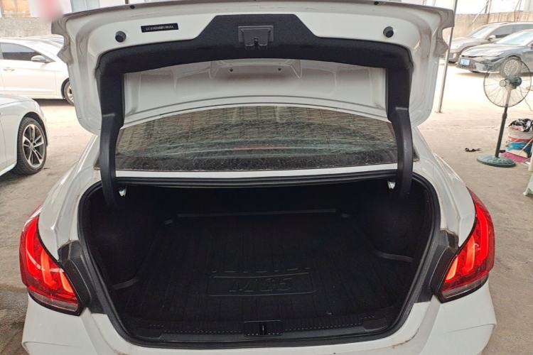 Used MG 5 2021 Revised 300TGI DCT Qingshè Luxurious Enjoyment Edition Trunk