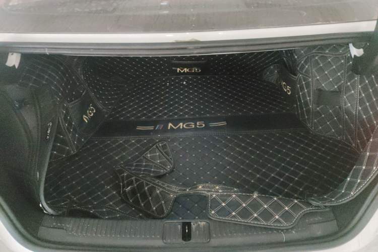 Used MG 5 2021 180 DVVT CVT Youth Luxury Edition Trunk