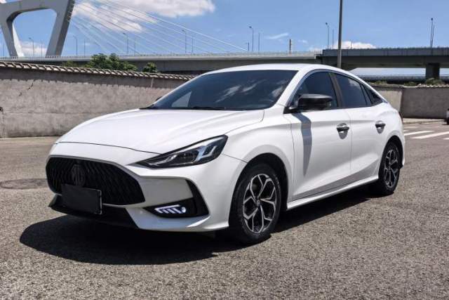 MG 5 2021 Revised Version 180 DVVT CVT Youth Luxury Edition usado