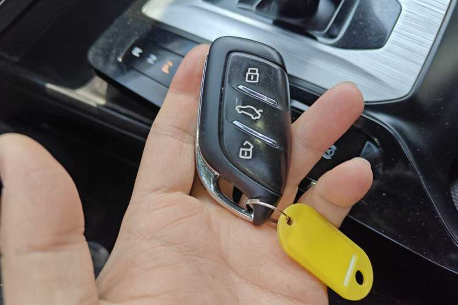 Used MG 5 2021 Revised 300TGI DCT Qingshè Luxurious Enjoyment Edition Vehicle Key