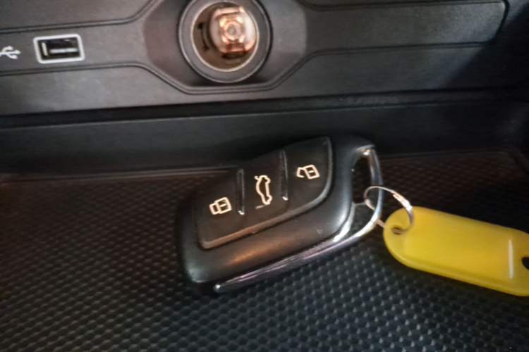 Used MG 5 2021 Revised 300TGI DCT Qingshè Luxurious Enjoyment Edition Vehicle Key