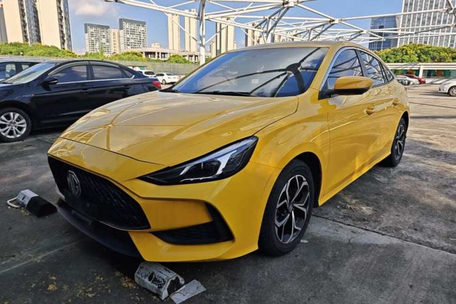 Фото MG с площадки