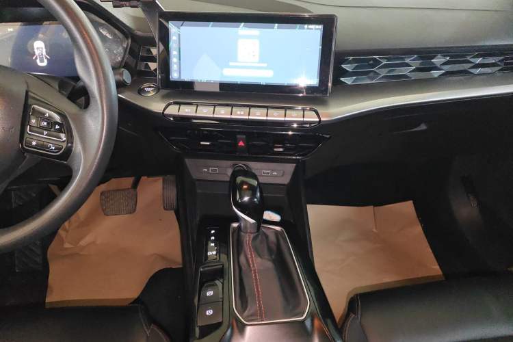 Used MG 5 2021 180 DVVT CVT Youth Luxury Edition Audio And AC Panel