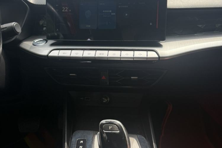 Used MG 5 2021 Revised 300TGI DCT Qingshè Luxurious Enjoyment Edition Audio And AC Panel