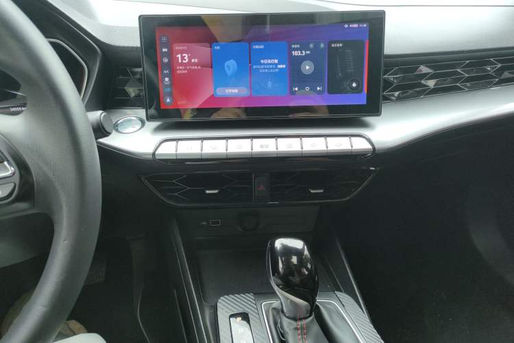 Used MG 5 2021 Revised Version 180 DVVT CVT Youth Luxury Edition Audio And AC Panel