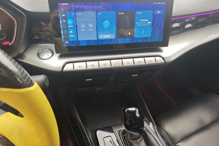 Used MG 5 2021 Revised Version 180 DVVT CVT Youth Luxury Edition Audio And AC Panel