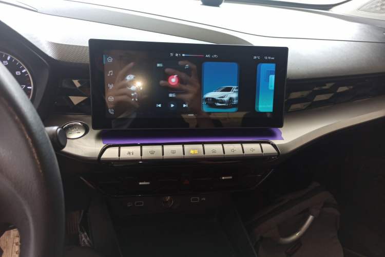 Used MG 5 2021 180 DVVT Manual Youth Luxury Edition Audio And AC Panel