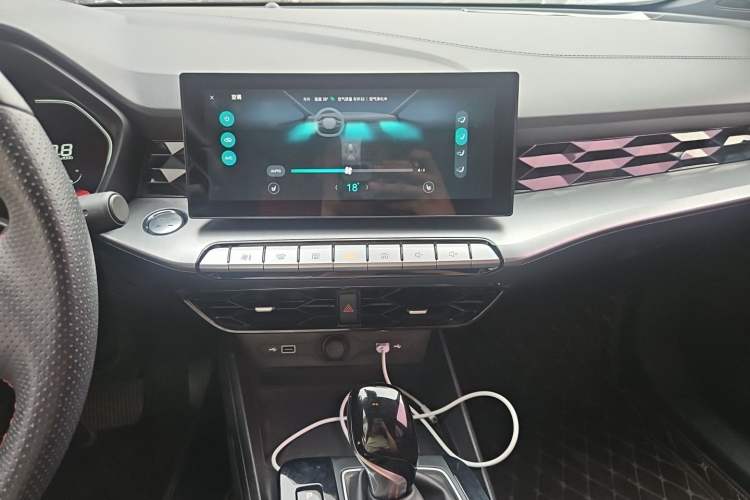 Used MG 5 2021 Revised Version 180 DVVT CVT Youth Luxury Edition Audio And AC Panel