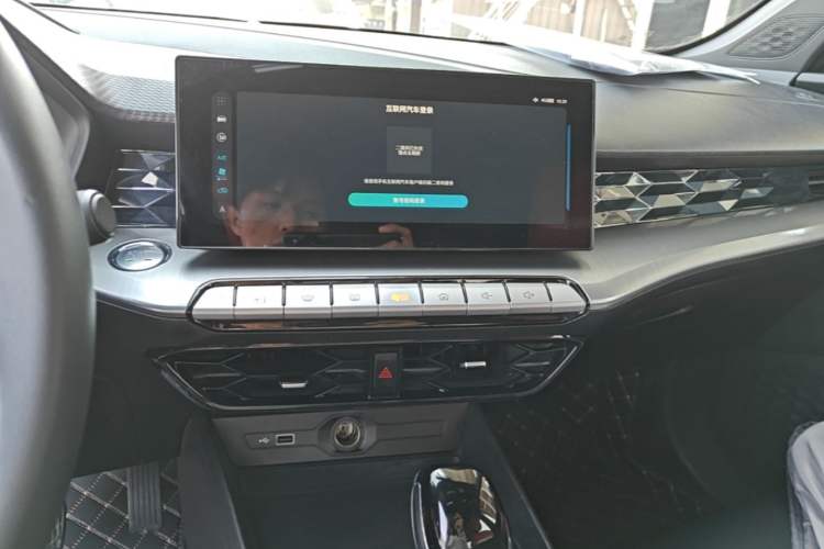 Used MG 5 2021 Revised Version 180 DVVT CVT Youth Luxury Edition Audio And AC Panel
