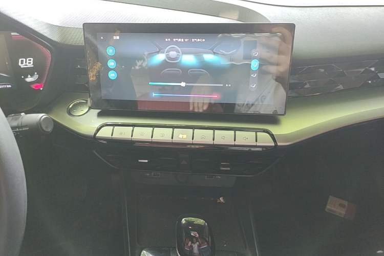 Used MG 5 2021 180 DVVT CVT Youth Luxury Edition Audio And AC Panel