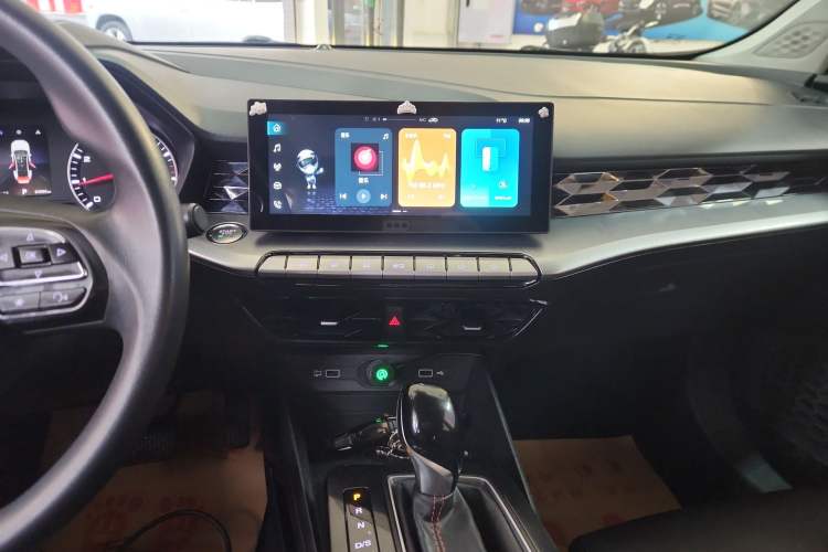 Used MG 5 2021 180 DVVT CVT Youth Luxury Edition Audio And AC Panel