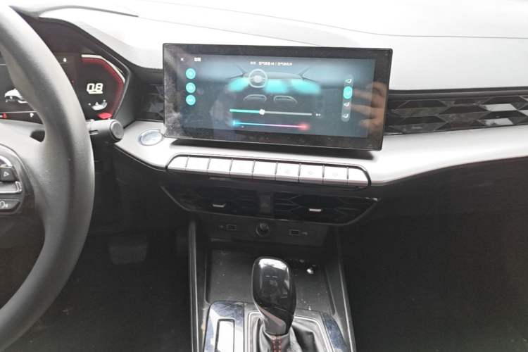 Used MG 5 2021 180 DVVT CVT Youth Luxury Edition Audio And AC Panel