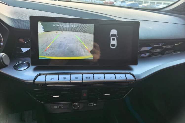 Used MG 5 2021 180 DVVT Manual Youth Luxury Edition Audio And AC Panel